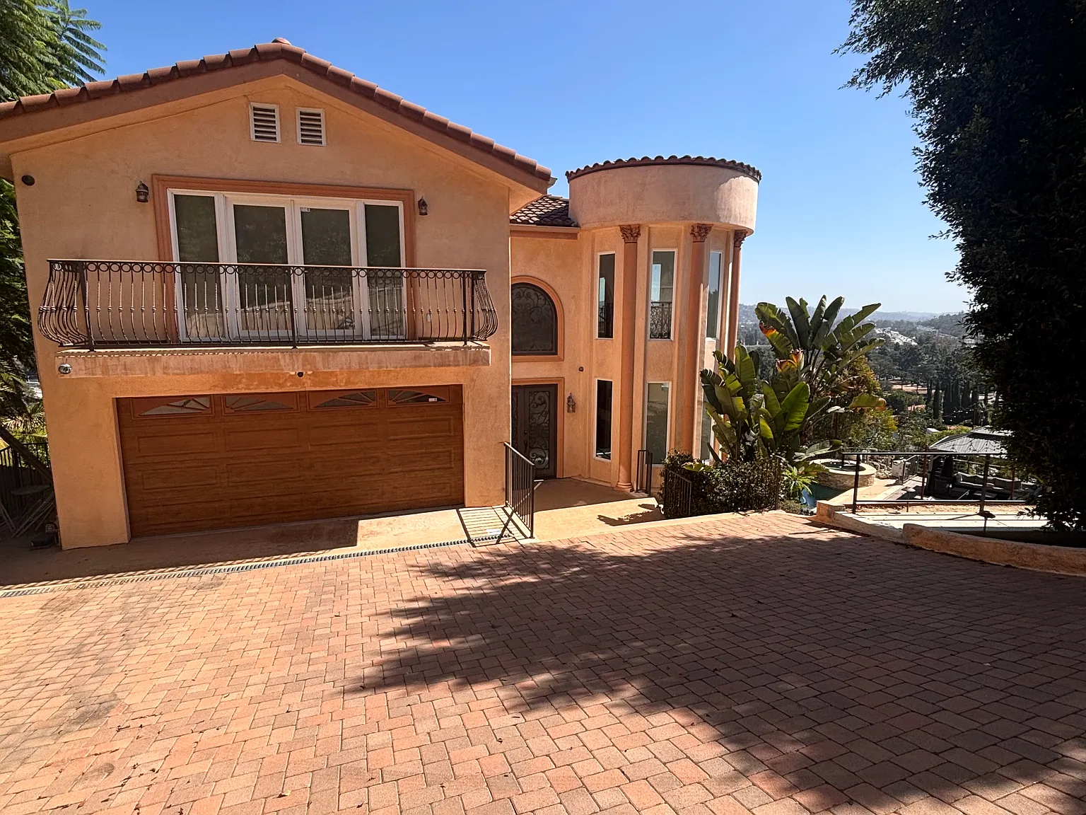 4 bed, 3227 sqft, $12,500 — Photo 1