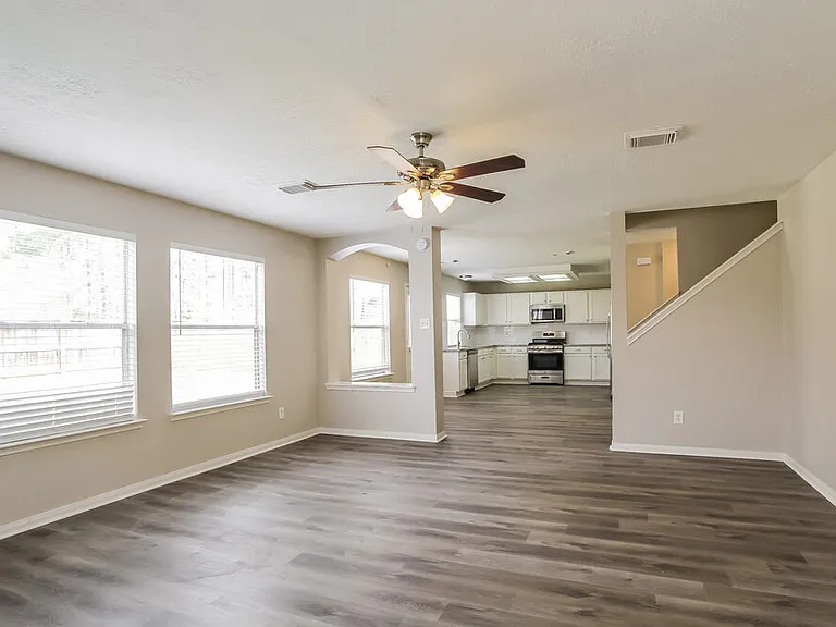 31518 Kingston Village Dr — Photo 5