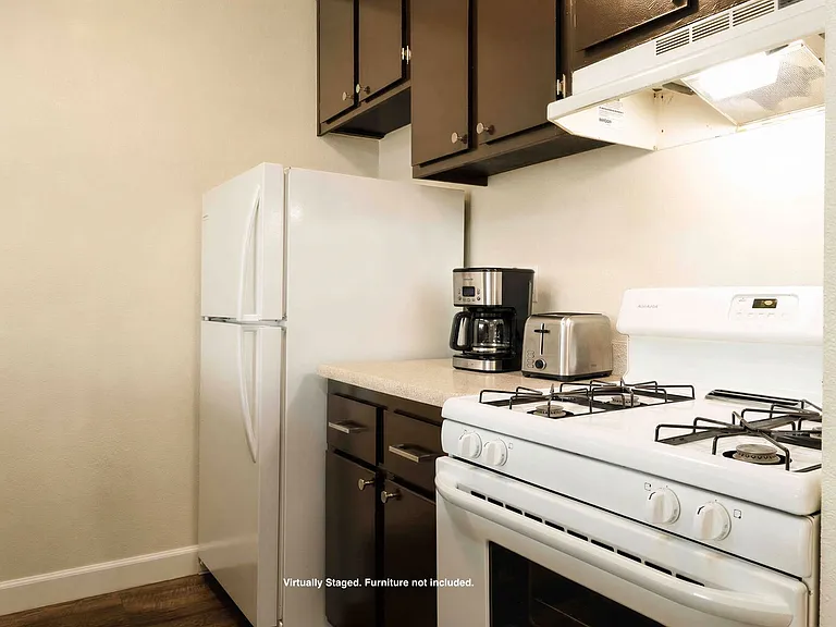 Mission Village Apartments — Photo 20