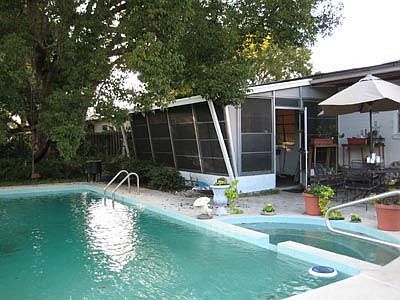screened portch and pool