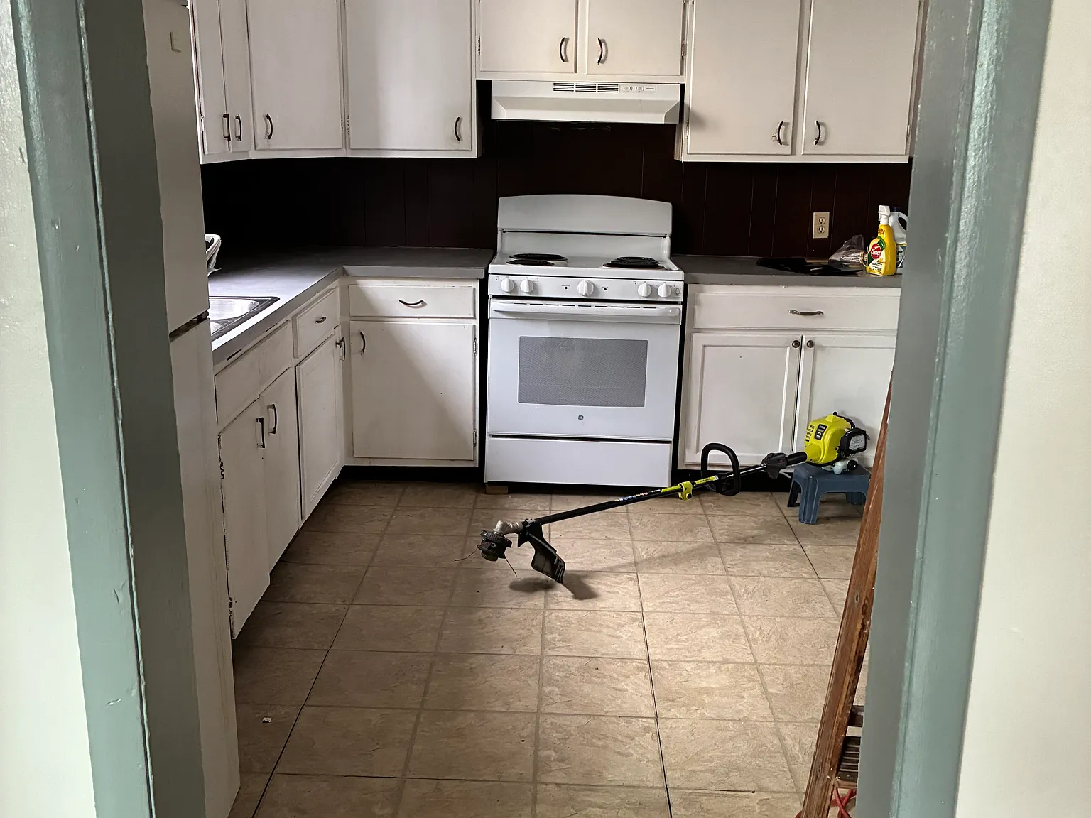 3 bed, 1200 sqft, $1,600 — Photo 1