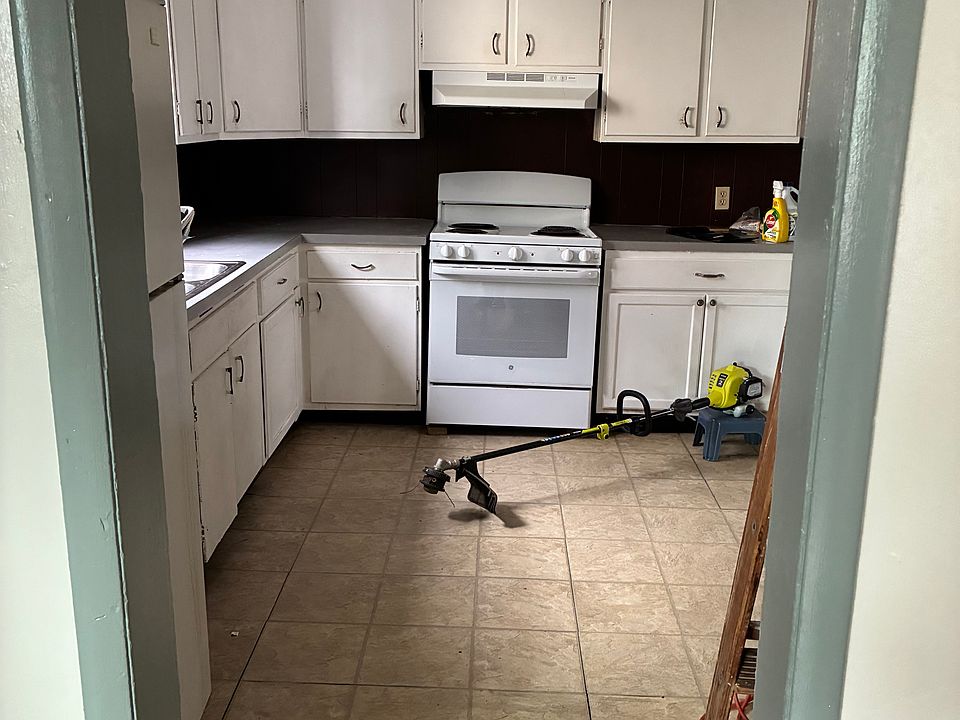 1st image of 251 Parkway APT 1