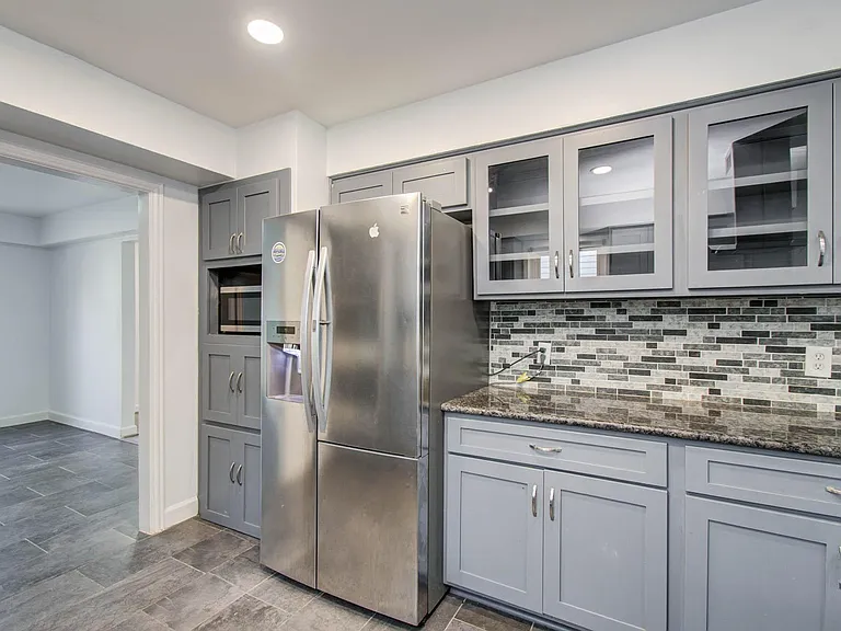 674 Ravensworth Dr — Photo 11
