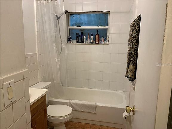 5th image of 2823 E Washington St