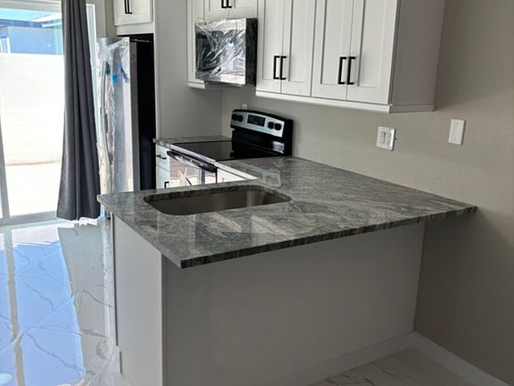 2nd image of 724 SE 4th Ter APT 2