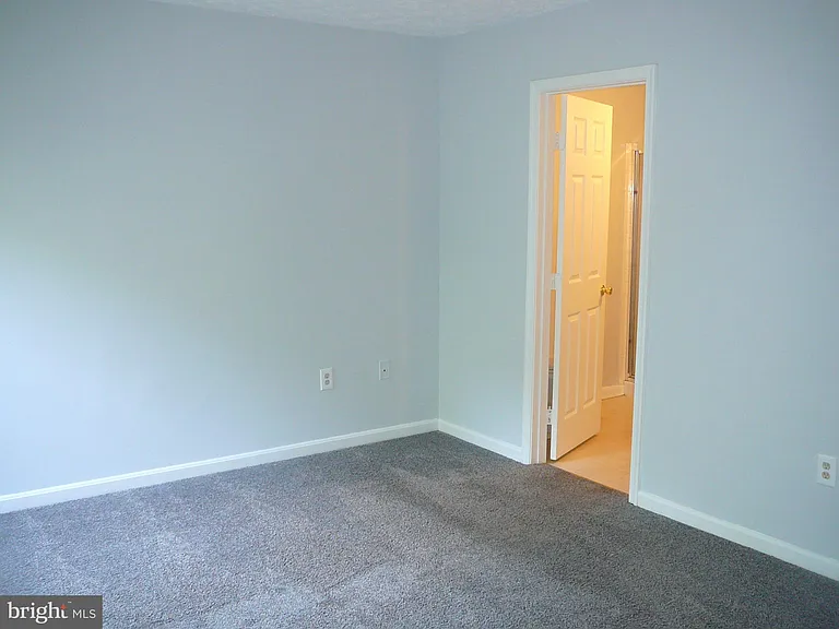 406 Park Cove Dr — Photo 21