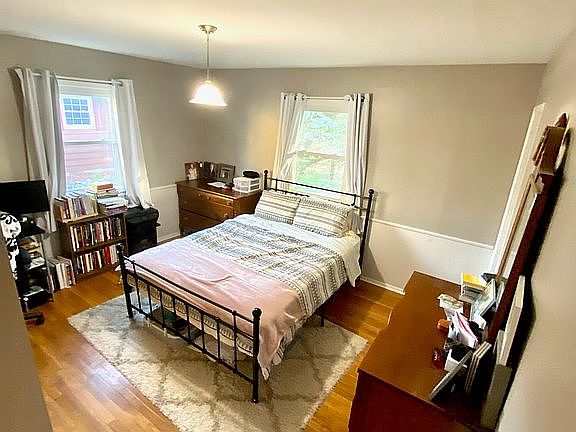 4th image of 154 Joyce Ave