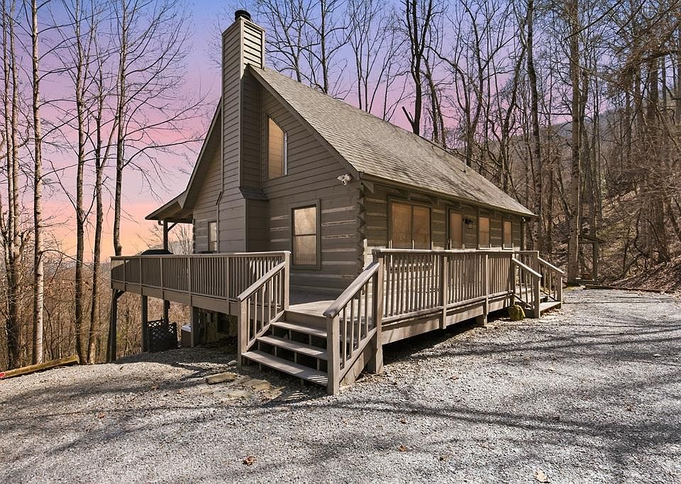 1st image of 304 Ridge Cir