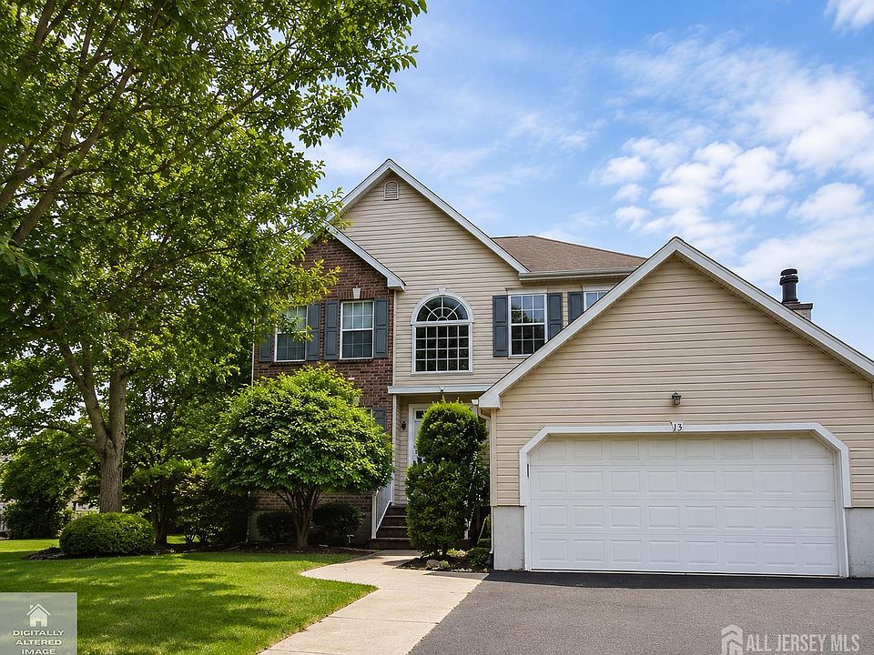 1st image of 13 Airdale Dr