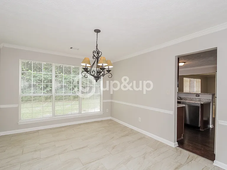 1122 W Shore Dr — Photo 4