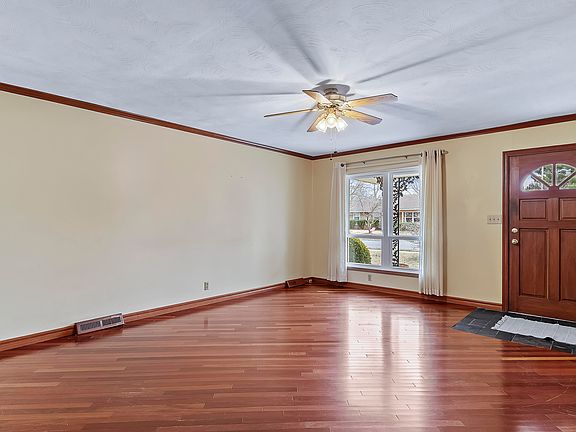 5th image of 2143 E Madison Street