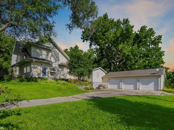 1105 295th St, State Center, IA 50247
