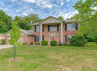 10308 Wildwood Dr, Zionsville, IN 46077