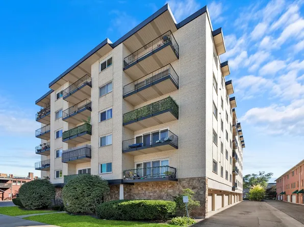 7314 Randolph St APT 4G, Forest Park, IL 60130