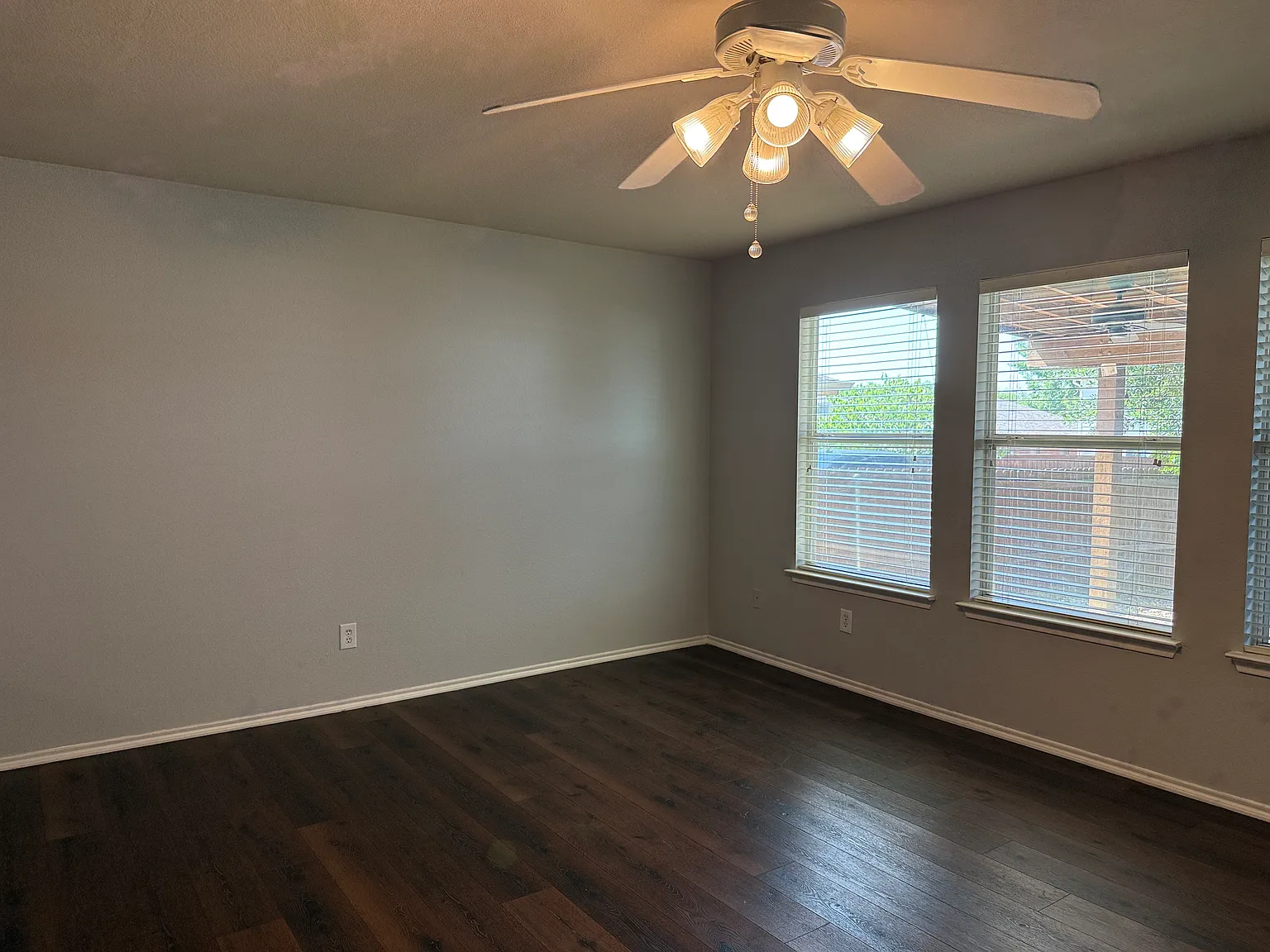 4 bed, 2.5 bath, 2306 sqft, $2,695 — Photo 2