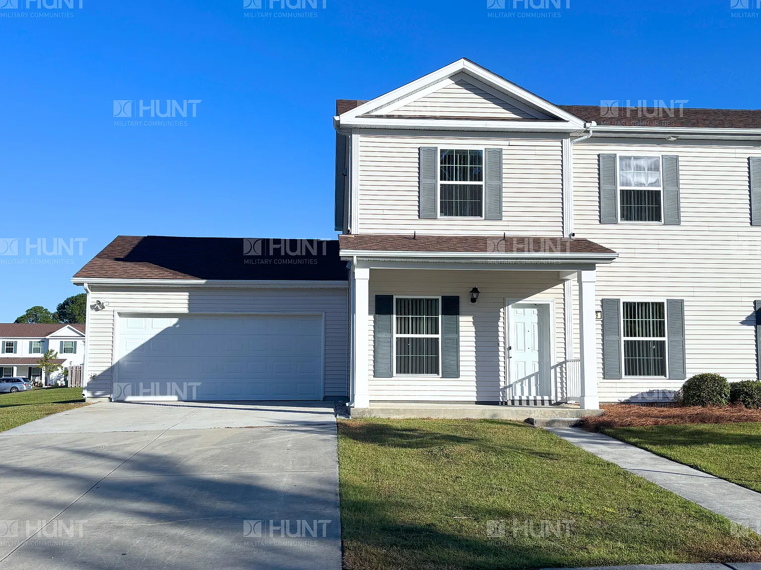 4 bed, 2.5 bath, 1942 sqft, $2,502 — Photo 1