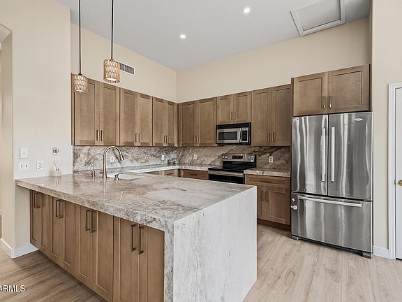 3rd image of 15014 S 47TH Street