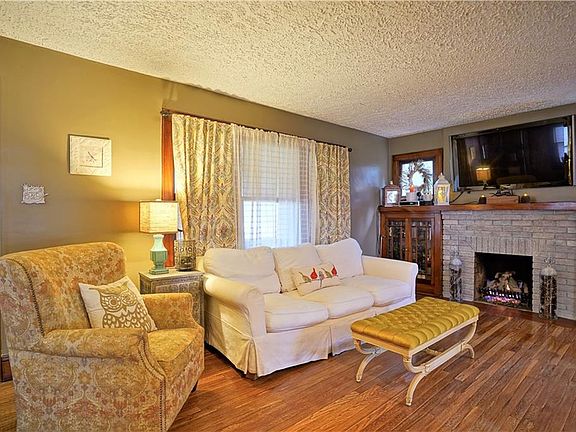 4th image of 1727 Faylor Dr