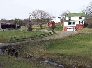 414 Sleepy Creek Rd, Hedgesville, WV 25427