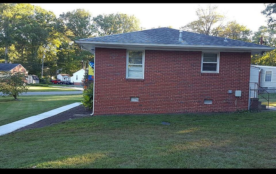 2nd image of 2400 Marroit Rd