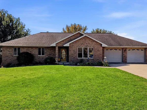 13122 Circle Ridge Rd, Sherrill, IA 52073
