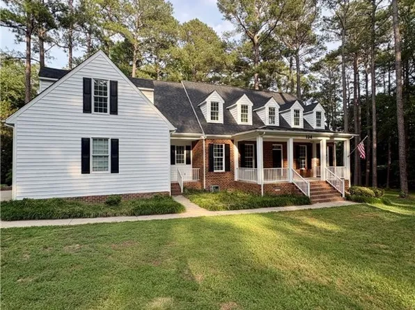 104 Petersburg Rd, Powhatan, VA 23139