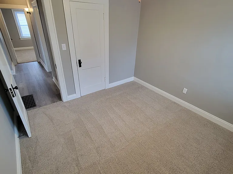 402 S McClun St — Photo 15