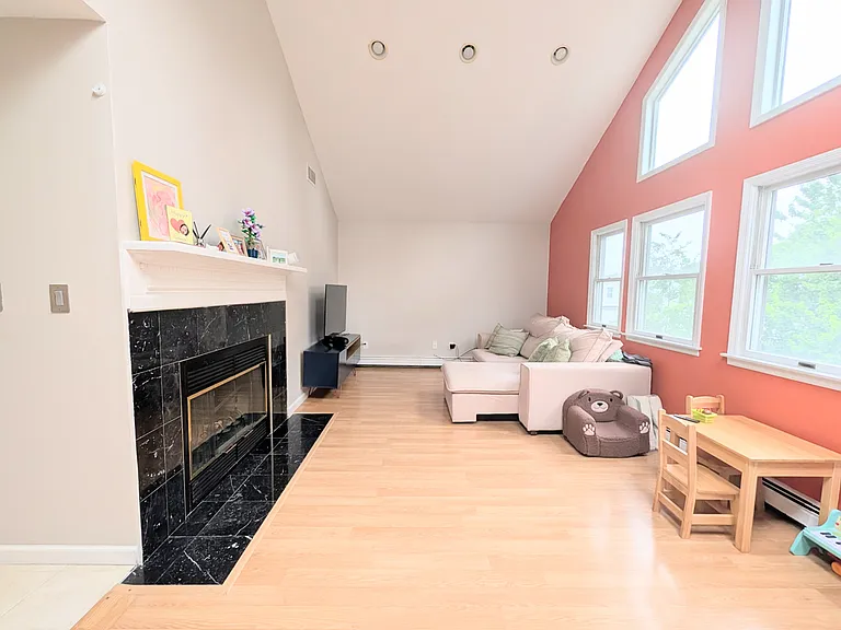 515 Broad Ave #2 — Photo 8