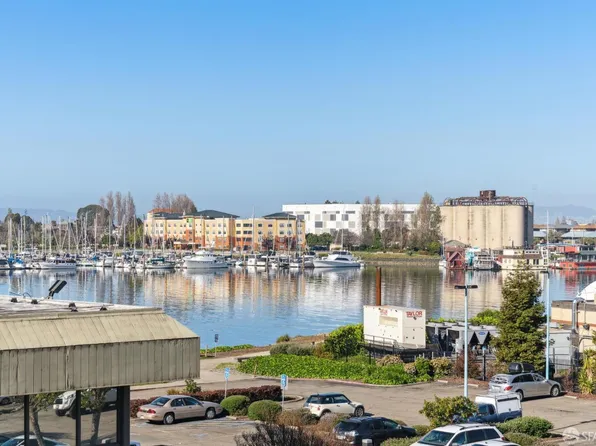 7 Embarcadero W APT 111, Oakland, CA 94607