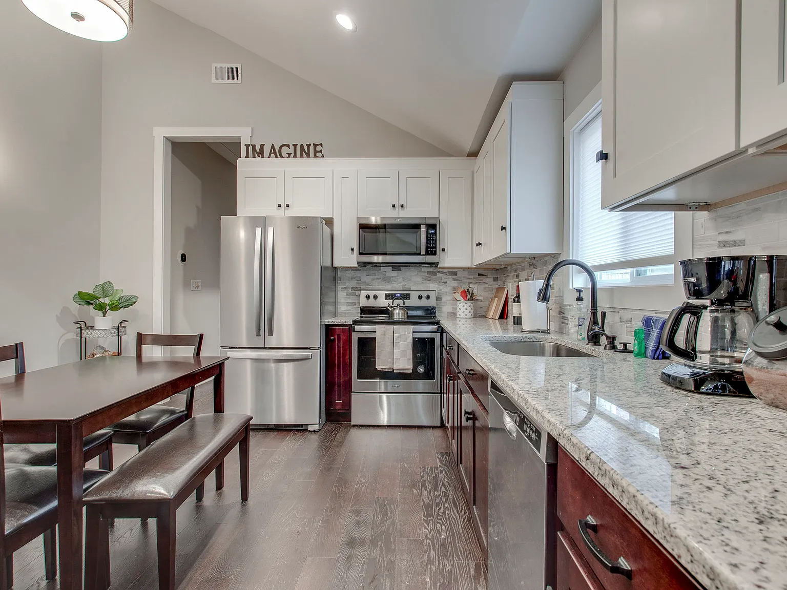 3 bed, 1610 sqft, $2,550 — Photo 4
