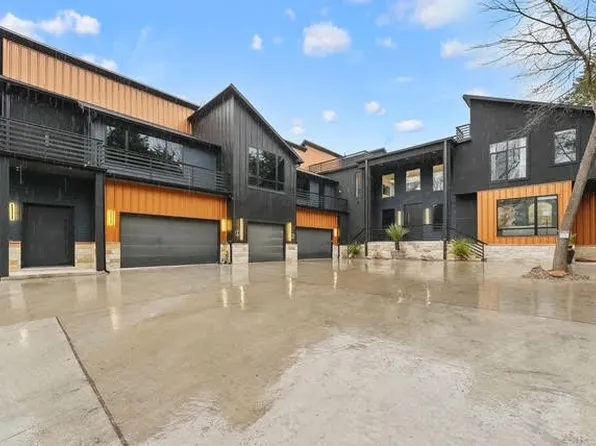 511 S Bluegrove Rd, Lancaster, TX 75146