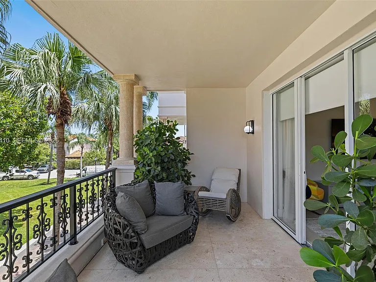 19122 Fisher Island Dr #19122 — Photo 40