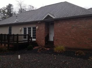 37 Southern Hills Ct, Hazle Township, PA 18202