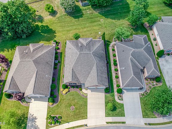 3rd image of 1023 Waterbrooke Ln