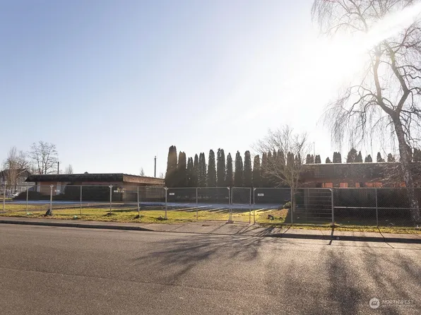 377 & 341    C Street, Blaine, WA 98230