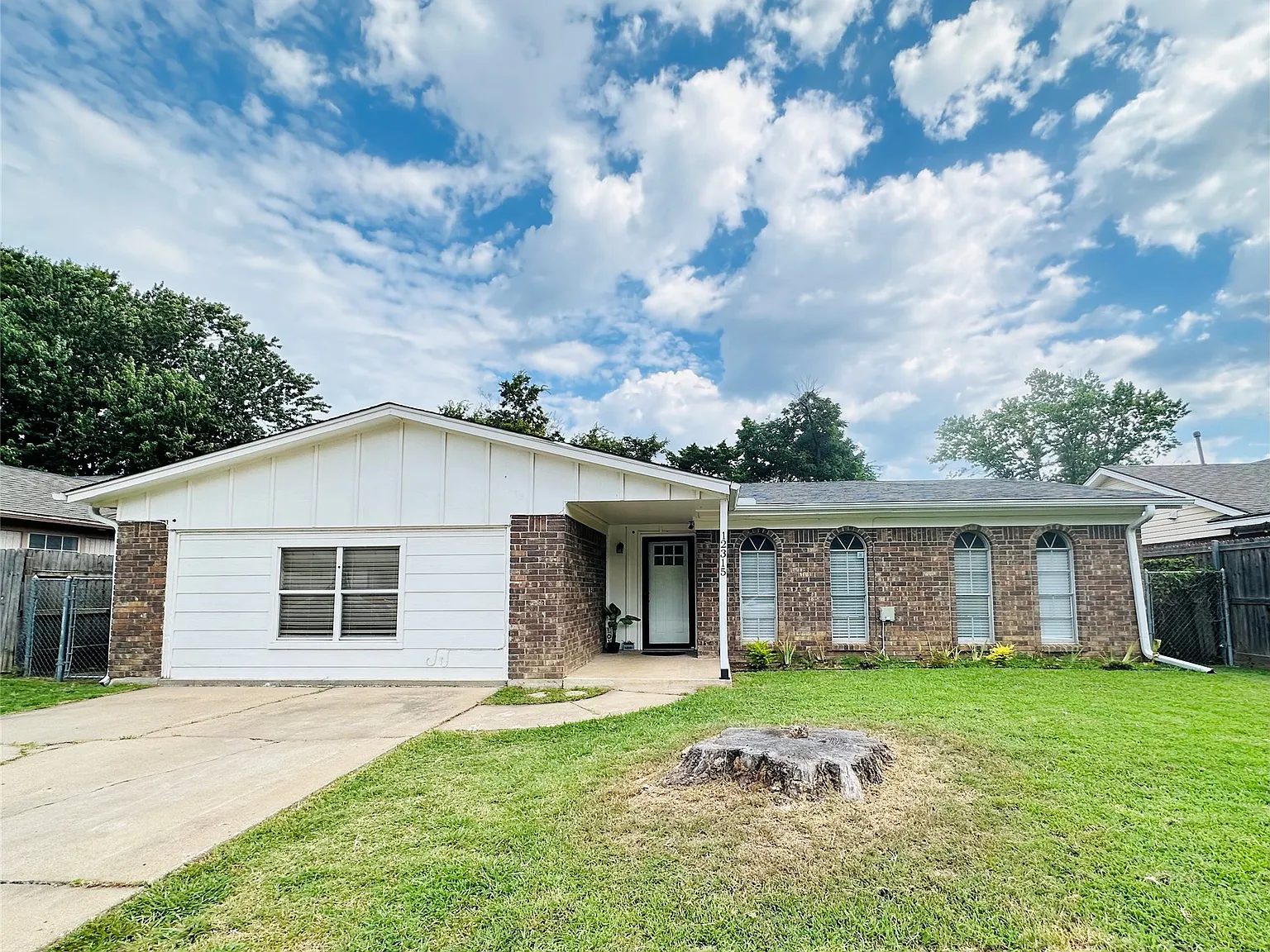 4 bed, 2.0 bath, 1452 sqft, $1,595 — Photo 1