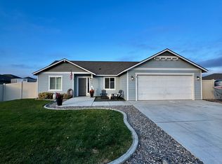1112 Annajean Ave, Benton City, WA 99320