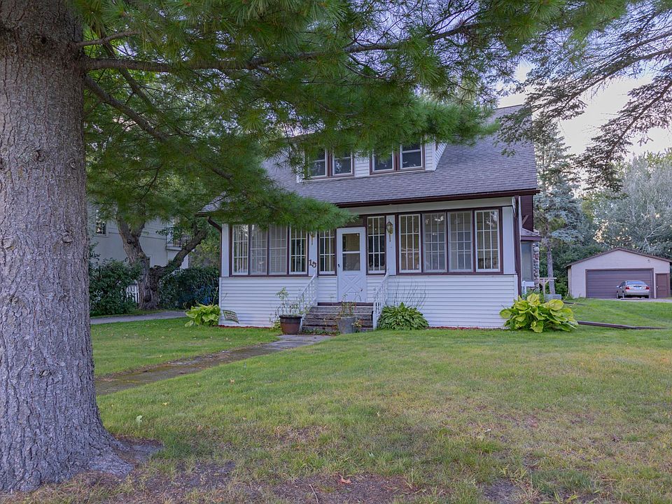 1st image of 15 E Gilman St