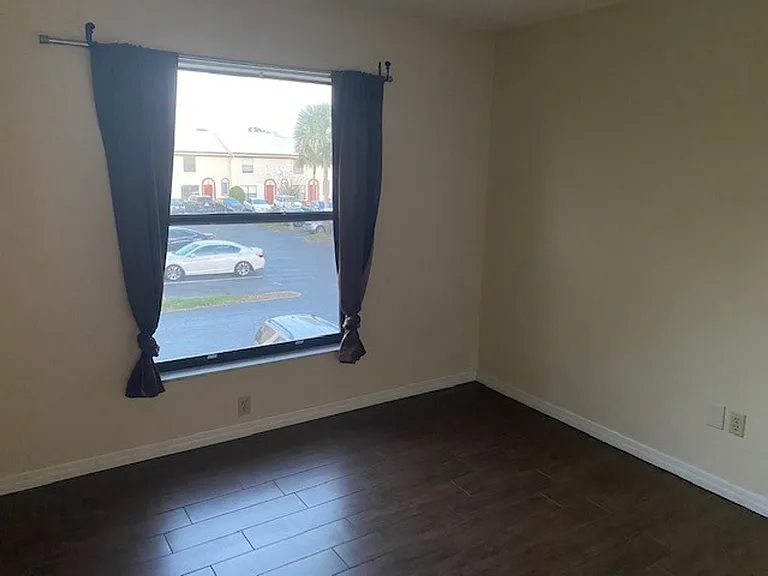 1604 Sunside Sq #33 — Photo 8