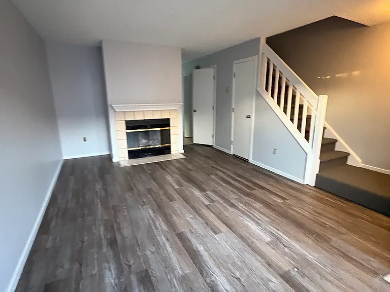 585 Park Rd #7-2 — Photo 5
