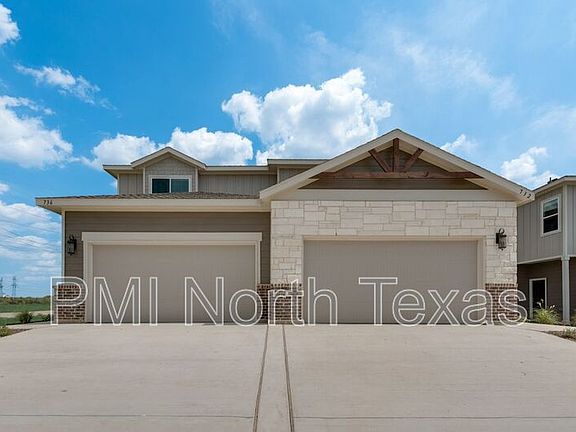 3rd image of 736 Blackland Dr