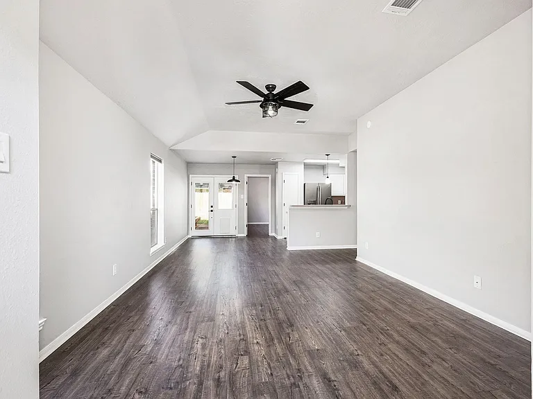 18234 Campbellford Dr — Photo 2