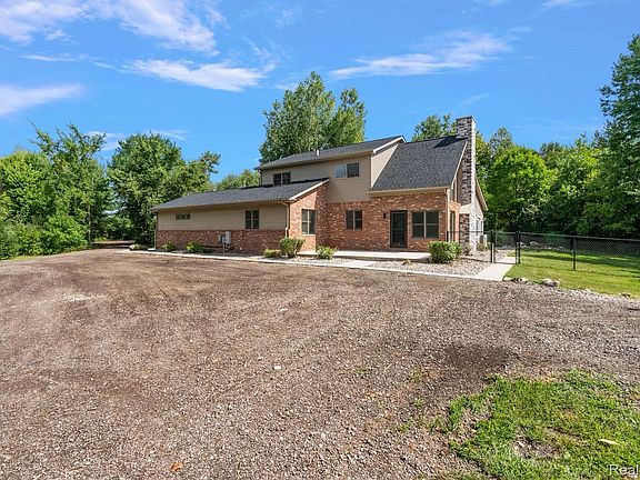 2nd image of 13392 Belsay Rd