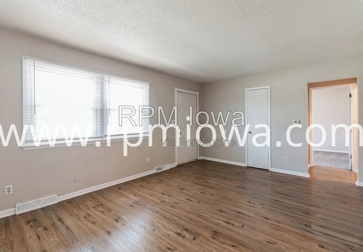 2 bed, 1.0 bath, 775 sqft, $1,045 — Photo 2
