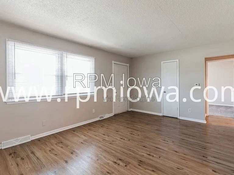 215 NW Arlan Dr #215 — Photo 2