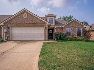 2220 Woodgrove Ln, Longview, TX 75605