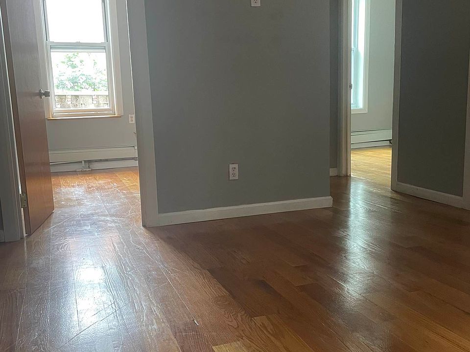 1st image of 233 Maujer St #1B