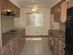 4th image of 5518 Thornwood Cir