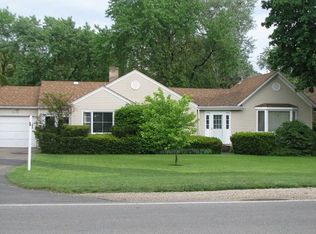 715 Greenwood Rd, Glenview, IL 60025