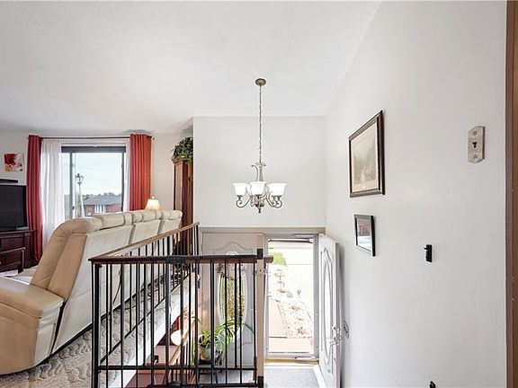 4th image of 110 Scottsdale Dr